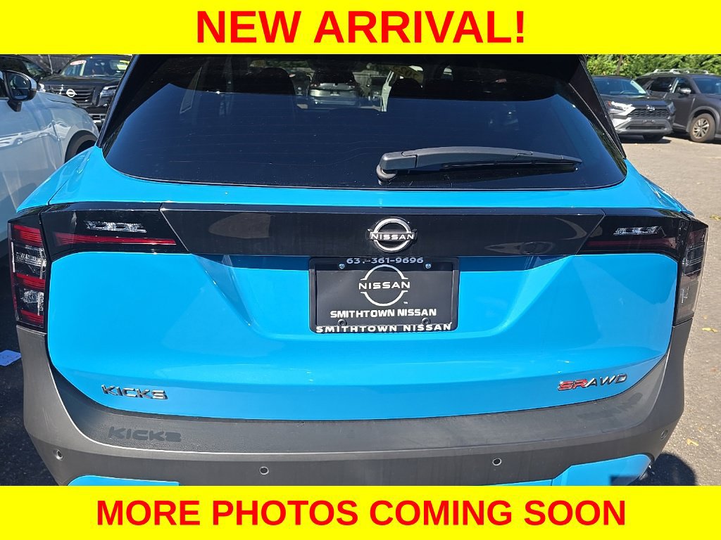 Used 2025 Nissan Kicks SR AWD/4WD image 13