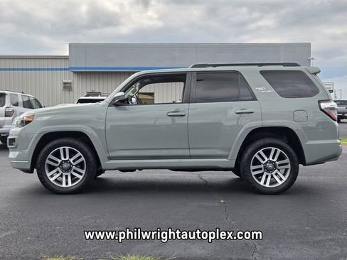 Used 2022 Toyota 4Runner TRD Sport AWD/4WD image 6