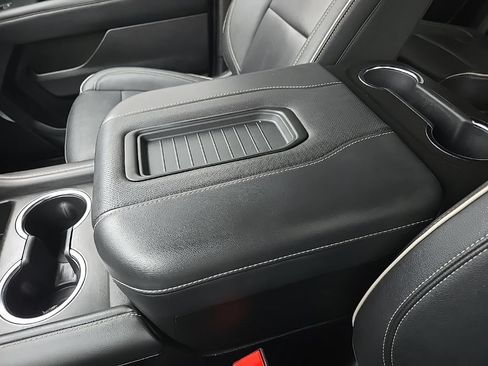 Used 2024 Chevrolet Tahoe Premier AWD/4WD image 60