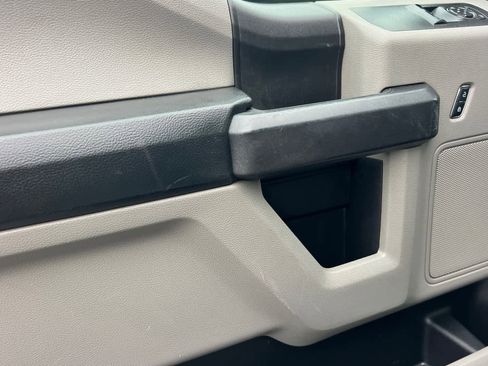 Used 2017 Ford F150 XL w/ Equipment Group 101A Mid image 11