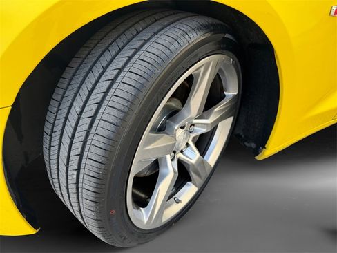 Used 2018 Chevrolet Camaro SS image 10