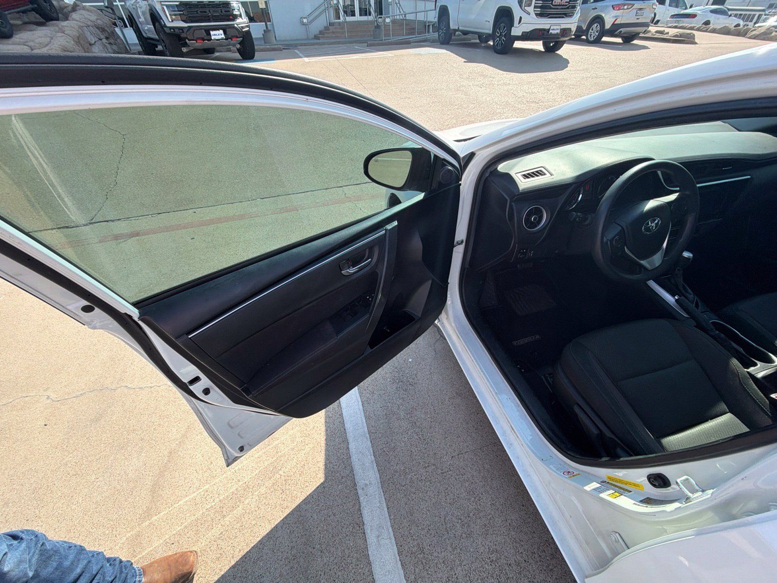 Used 2019 Toyota Corolla LE FWD image 9