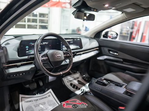 Used 2023 Nissan Ariya AWD image 13