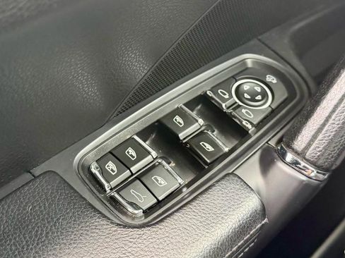 Used 2016 Porsche Cayenne AWD/4WD image 26