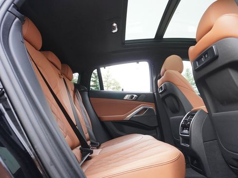 Used 2023 BMW X6 xDrive40i w/ M Sport Package image 44