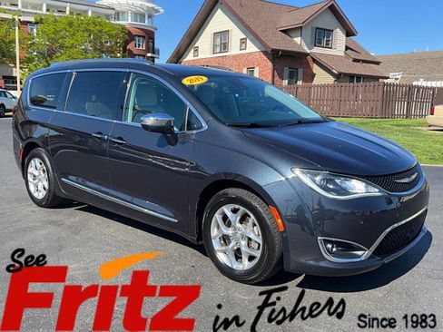 Used 2019 Chrysler Pacifica Limited w/ Advanced Safetytec Group FWD image 1