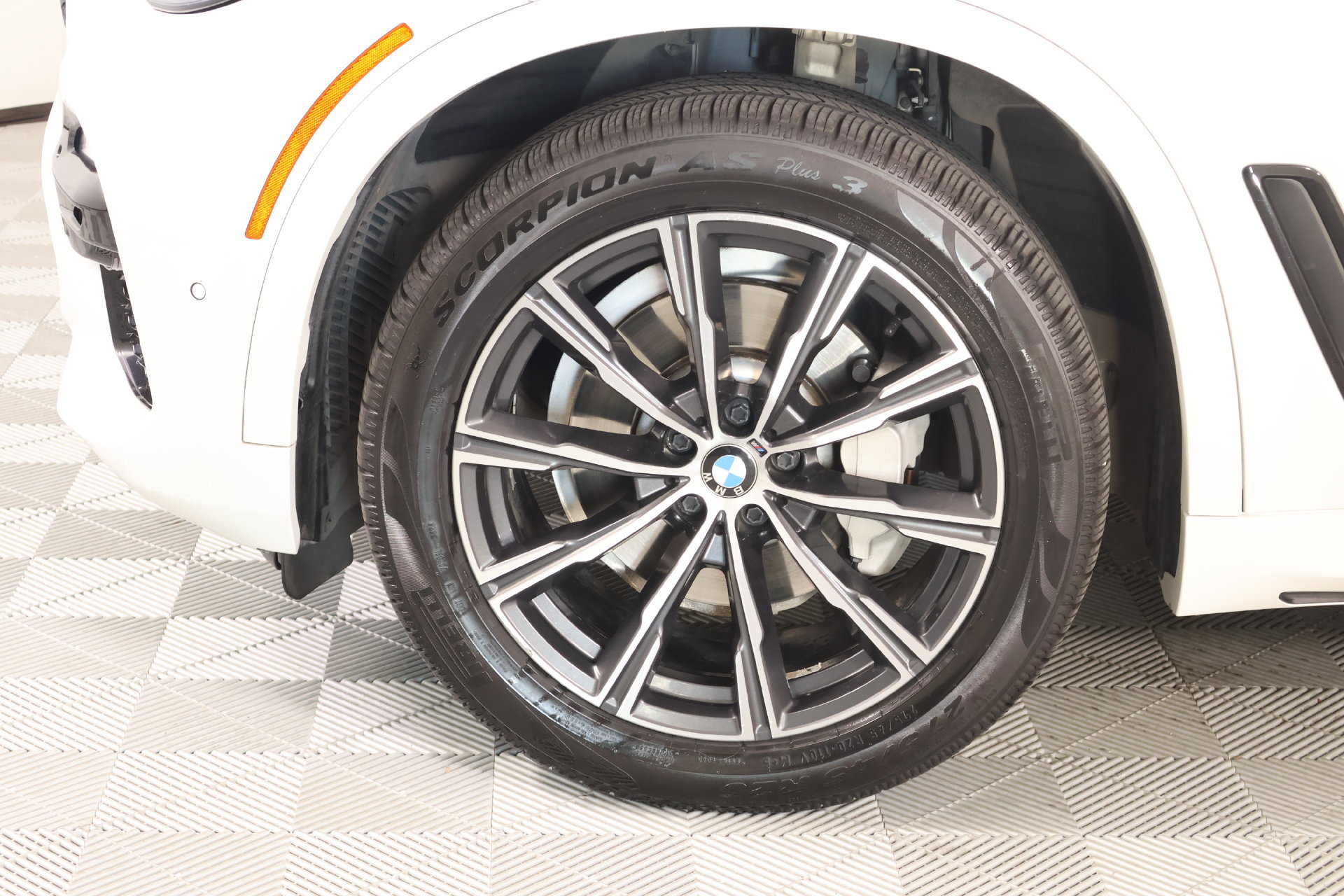 Used 2019 BMW X5 xDrive40i w/ M Sport Package AWD/4WD image 20