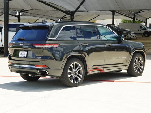 Used 2024 Jeep Grand Cherokee Overland w/ Luxury Tech Group IV AWD/4WD image 5