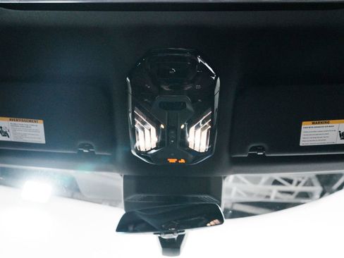 Used 2023 BMW 760i xDrive image 37