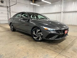 Used 2024 Hyundai Elantra Limited video 1