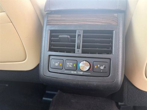 Used 2014 Toyota Avalon Limited w/ Technology Package FWD image 29