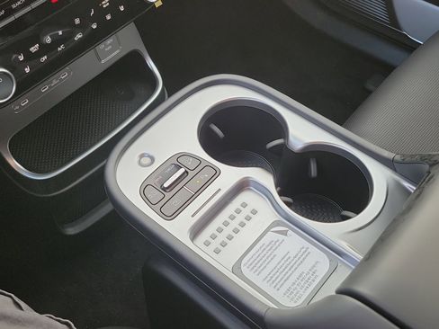 New 2026 Hyundai Ioniq 9 Limited image 11