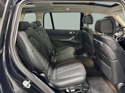 Certified 2025 BMW X7 xDrive40i image 9