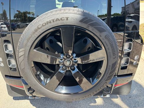 Used 2024 Land Rover Defender 110 V8 image 16