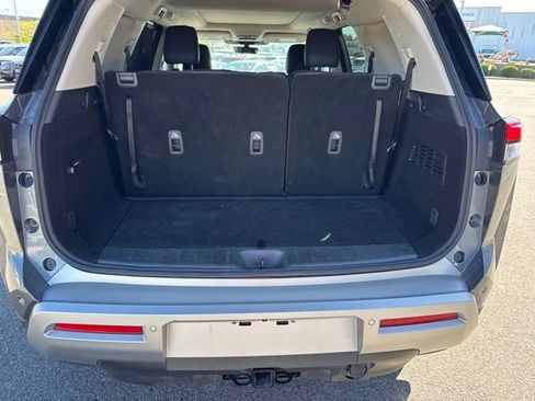 Certified 2025 Nissan Pathfinder SL w/ SL Premium Package AWD/4WD image 13