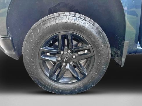 Used 2019 Chevrolet Silverado 1500 Custom Trail Boss w/ Custom Convenience Package AWD/4WD image 10