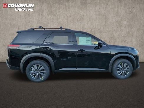 New 2025 Nissan Pathfinder SV image 9