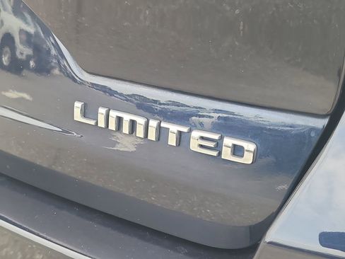 Used 2023 Jeep Grand Cherokee Limited w/ Luxury Tech Group II AWD/4WD image 8