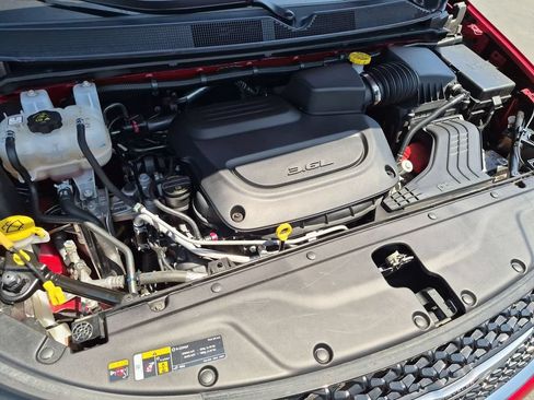 Used 2025 Chrysler Pacifica Select FWD image 34