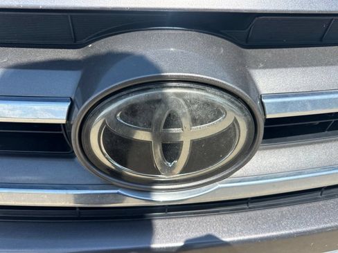 Used 2019 Toyota Highlander Limited Platinum FWD image 15