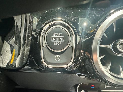 Certified 2022 Mercedes-Benz GLA 250 4MATIC image 21