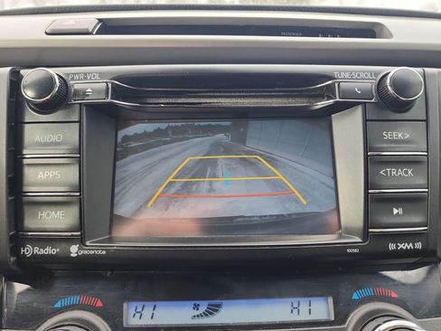 Used 2018 Toyota RAV4 XLE image 17