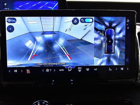 Used 2025 Ford Expedition Platinum w/ Driver's Package image 24