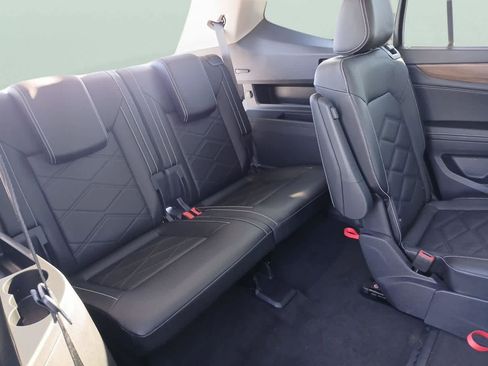 Used 2024 Volkswagen Atlas SE image 41