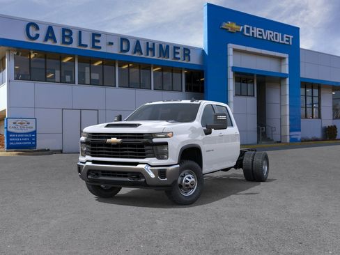 New 2026 Chevrolet Silverado 3500 W/T w/ Snow Plow Prep Package AWD/4WD image 8