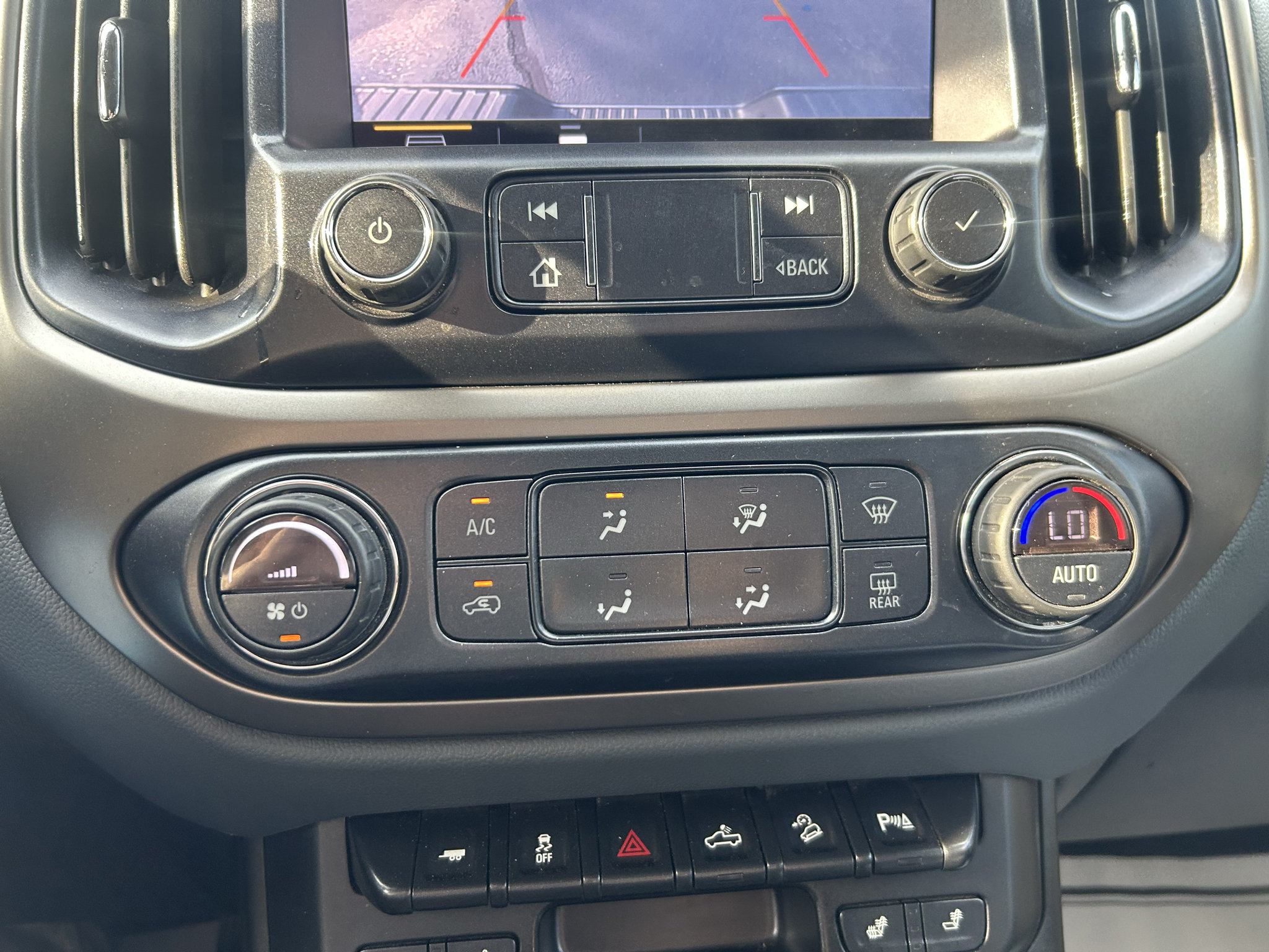Used 2021 Chevrolet Colorado Z71 AWD/4WD image 26