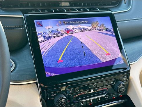 Used 2025 Jeep Grand Cherokee L Limited w/ Black Appearance Package image 14