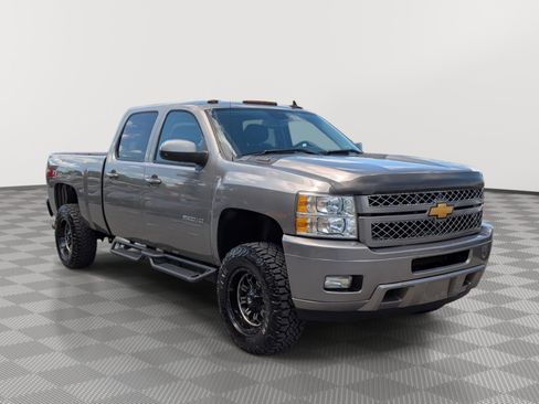 Used 2013 Chevrolet Silverado 2500 LT w/ Z71 Appearance Package AWD/4WD image 7
