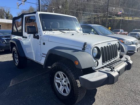 Used 2014 Jeep Wrangler Sport image 3