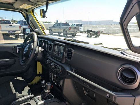 Used 2023 Jeep Wrangler Sport S image 20