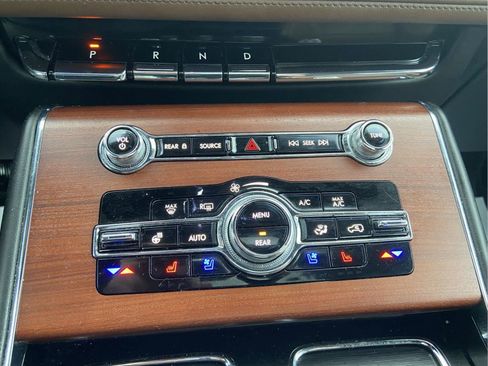 Used 2023 Lincoln Aviator Reserve w/ Equipment Group 201A AWD/4WD image 27