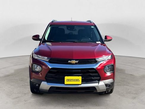 Used 2022 Chevrolet TrailBlazer LT w/ Convenience Package FWD image 2