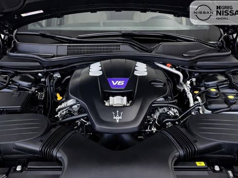 Used 2022 Maserati Quattroporte Modena RWD image 14