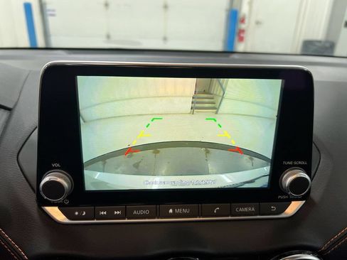 Used 2022 Nissan Sentra SR w/ Electronics Package FWD image 15