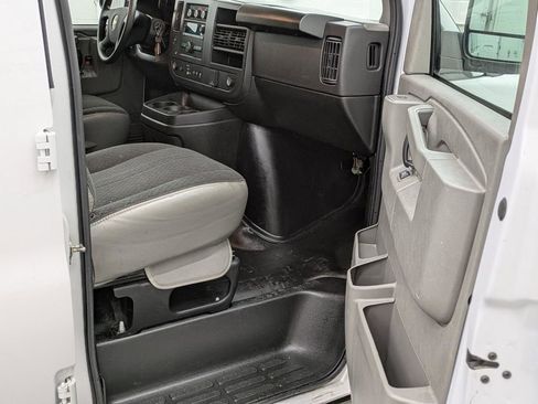 Used 2024 Chevrolet Express 2500 w/ Driver Convenience Package RWD image 12