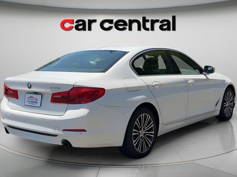 Used 2020 BMW 530i w/ Convenience Package RWD image 5