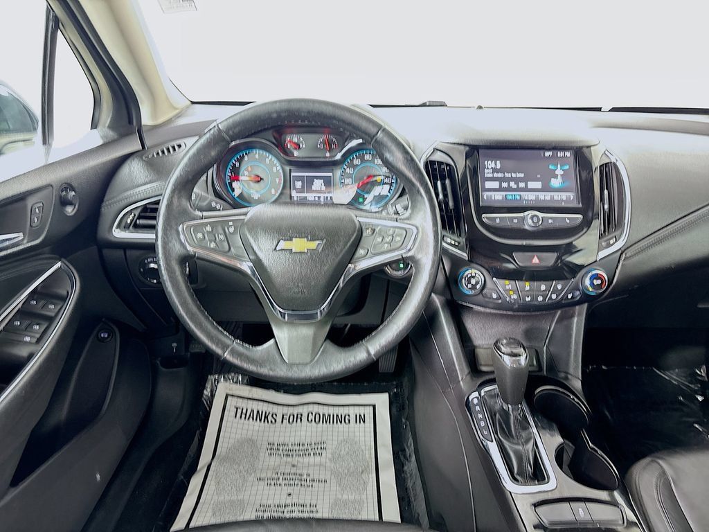 Used 2017 Chevrolet Cruze Premier FWD image 21