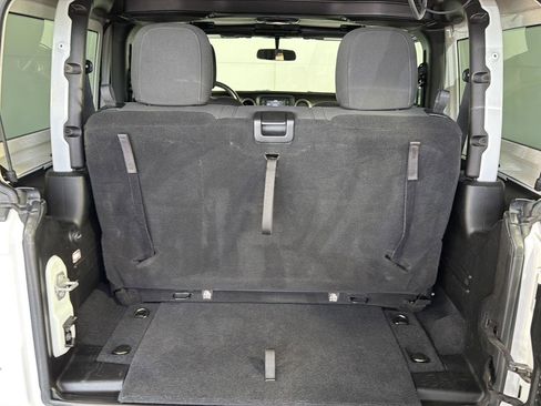 Used 2018 Jeep Wrangler Sport AWD/4WD image 8