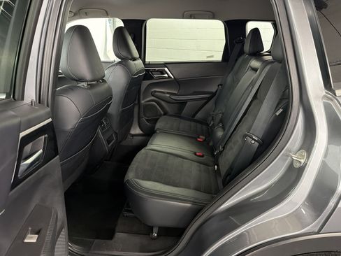Used 2024 Mitsubishi Outlander SE AWD/4WD image 22