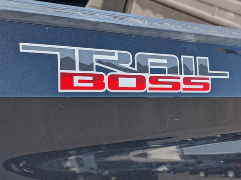 Used 2021 Chevrolet Silverado 1500 LT Trail Boss w/ Convenience Package II AWD/4WD image 7