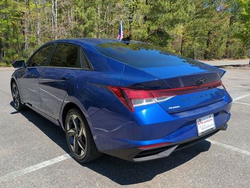 Used 2023 Hyundai Elantra SEL w/ Convenience Package FWD image 6