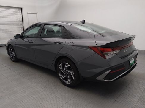 Used 2025 Hyundai Elantra Sport FWD image 3
