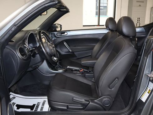 Used 2018 Volkswagen Beetle 2.0T S FWD image 15