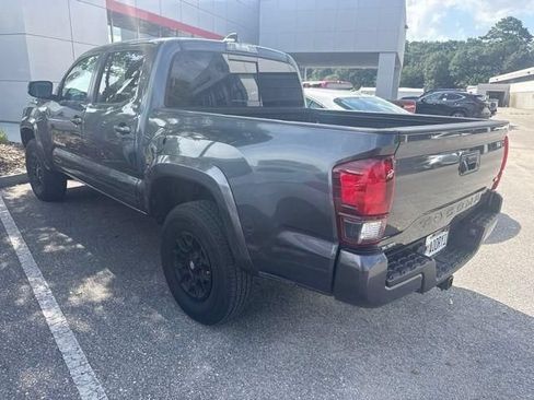 Used 2022 Toyota Tacoma SR5 w/ Technology Package RWD image 3