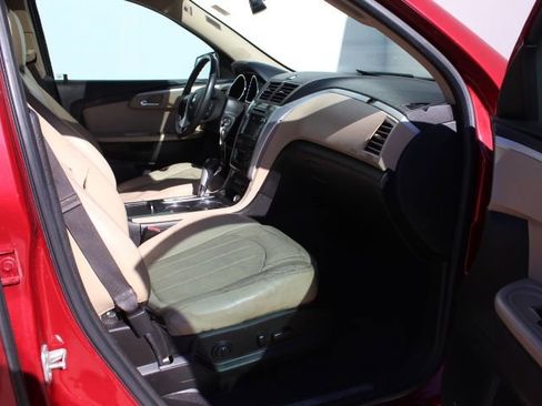 Used 2012 Chevrolet Traverse LTZ image 40