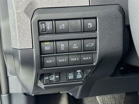 Used 2025 Toyota 4Runner Trailhunter image 11